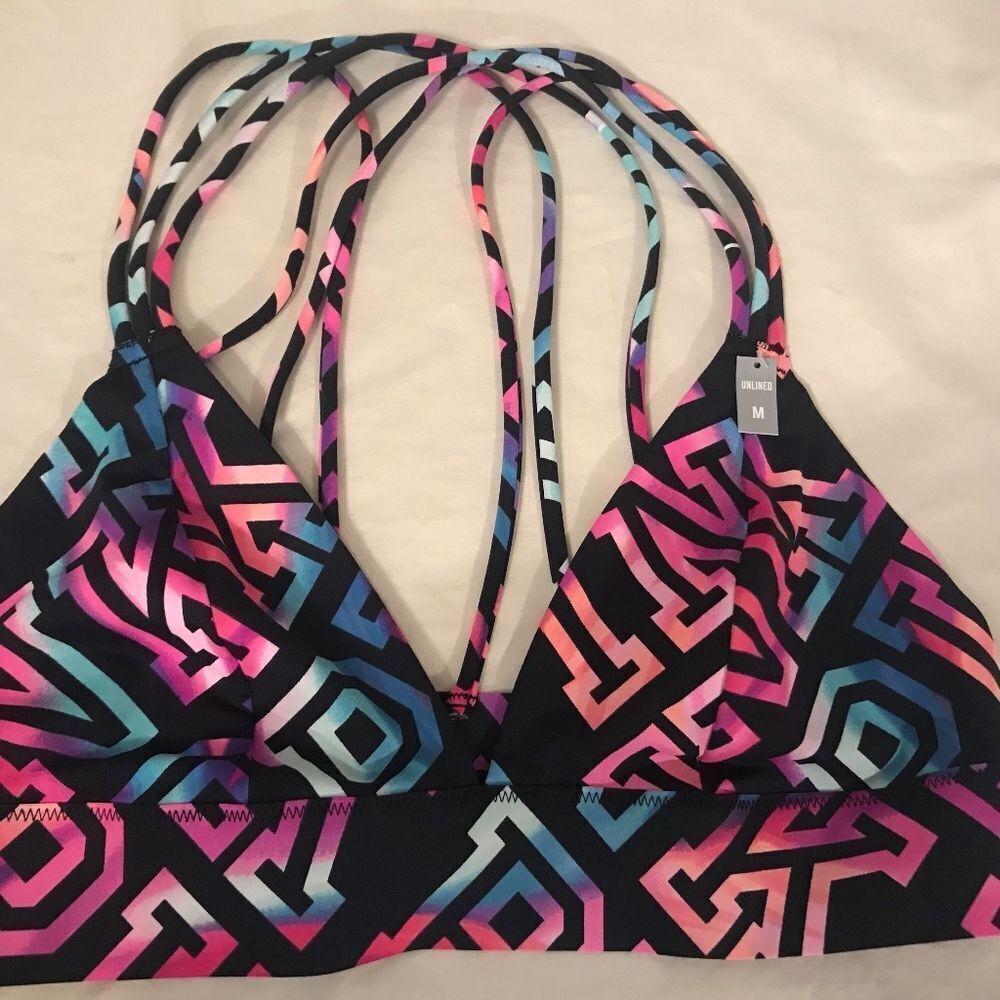 VS PINK Bonded Strappy Yoga Bralette Size M
